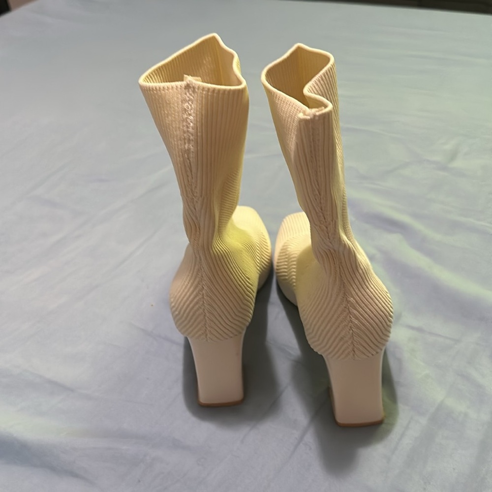 Heeled boots - Picture 3 of 4